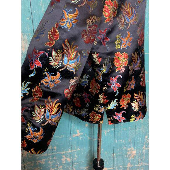 Reversible black red floral embroidered Asian inspired blazer size Medium - Picture 8 of 16